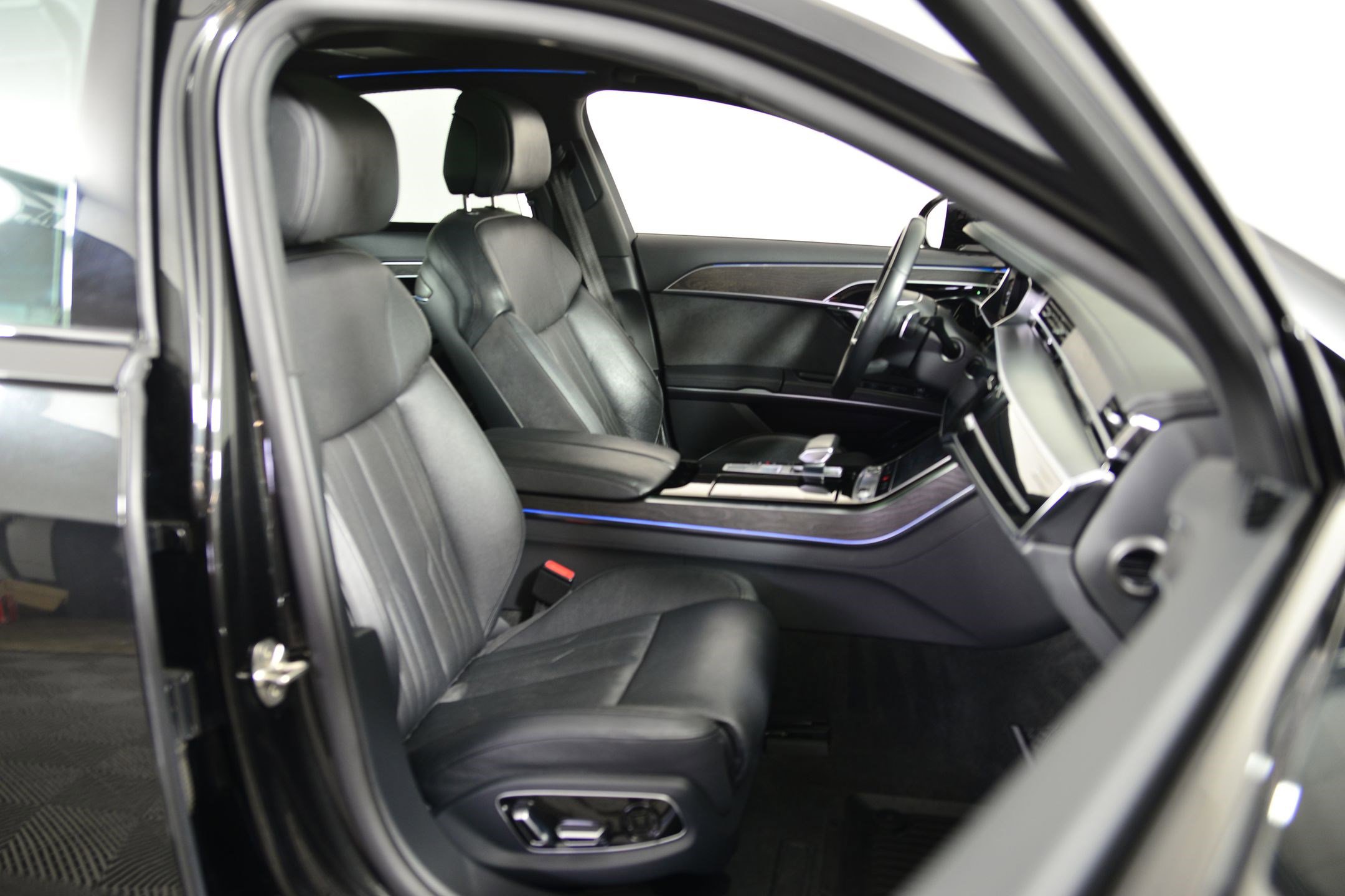 Used 2022 Audi A8 L 3.0T image 18