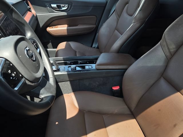 Used 2024 Volvo XC60 B5 Plus AWD/4WD image 9