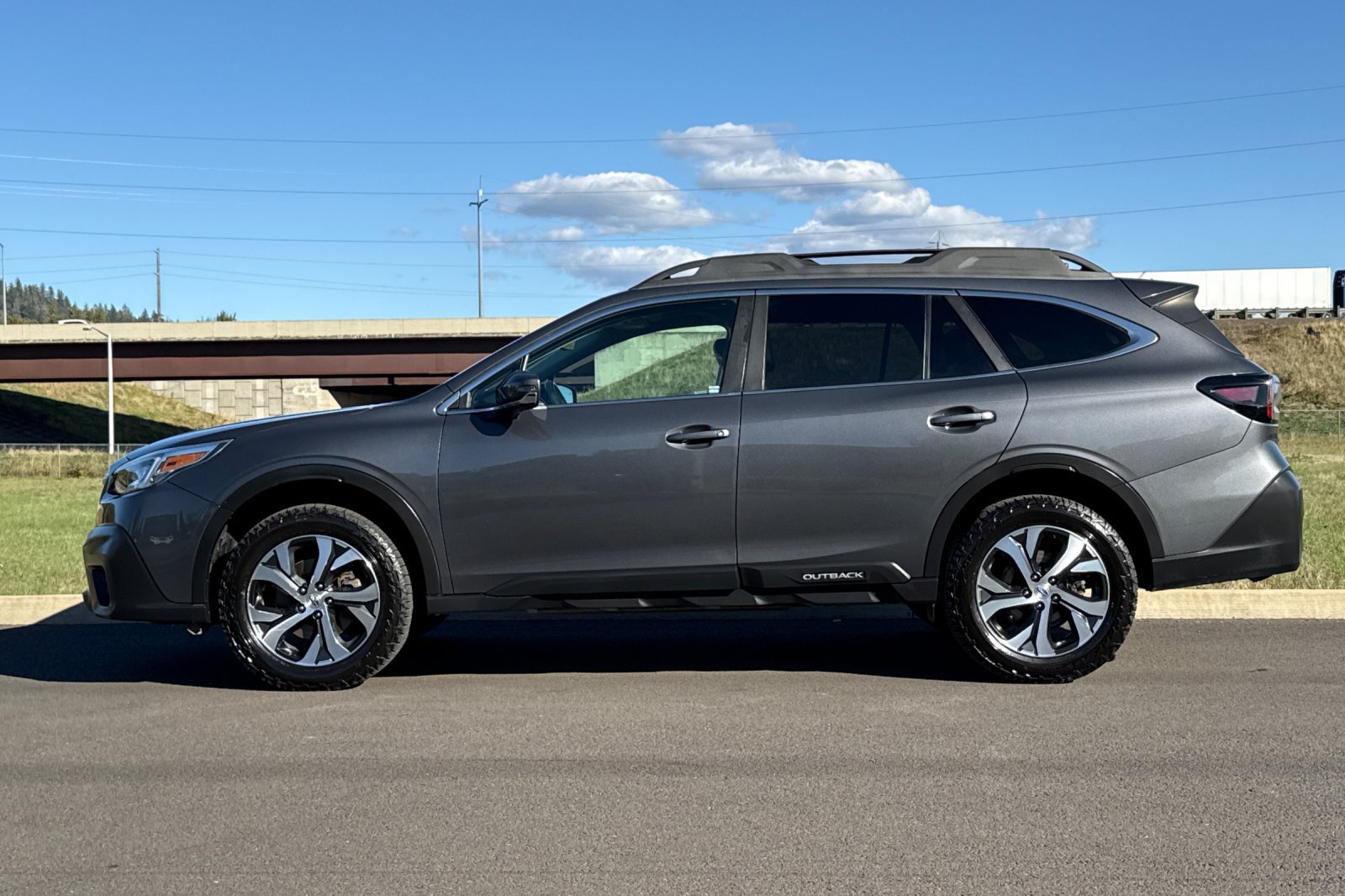 Used 2021 Subaru Outback Limited AWD/4WD image 6