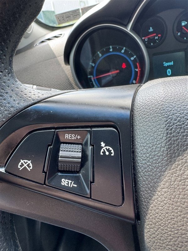 Used 2012 Chevrolet Cruze LT FWD image 21