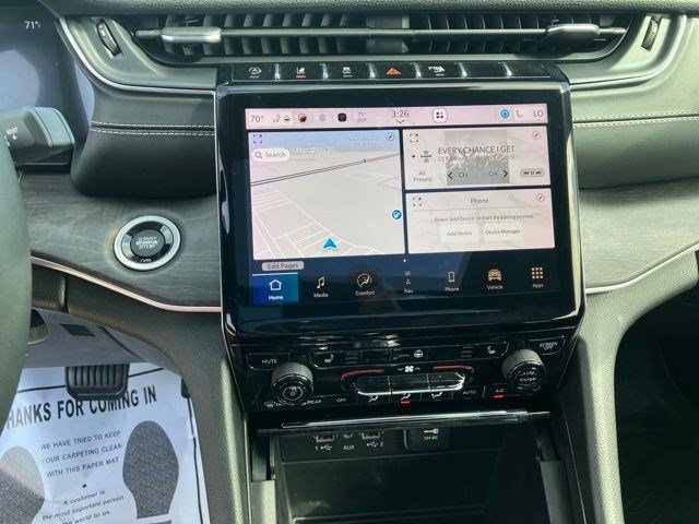 Certified 2024 Jeep Grand Cherokee Limited w/ Black Appearance Package AWD/4WD image 16