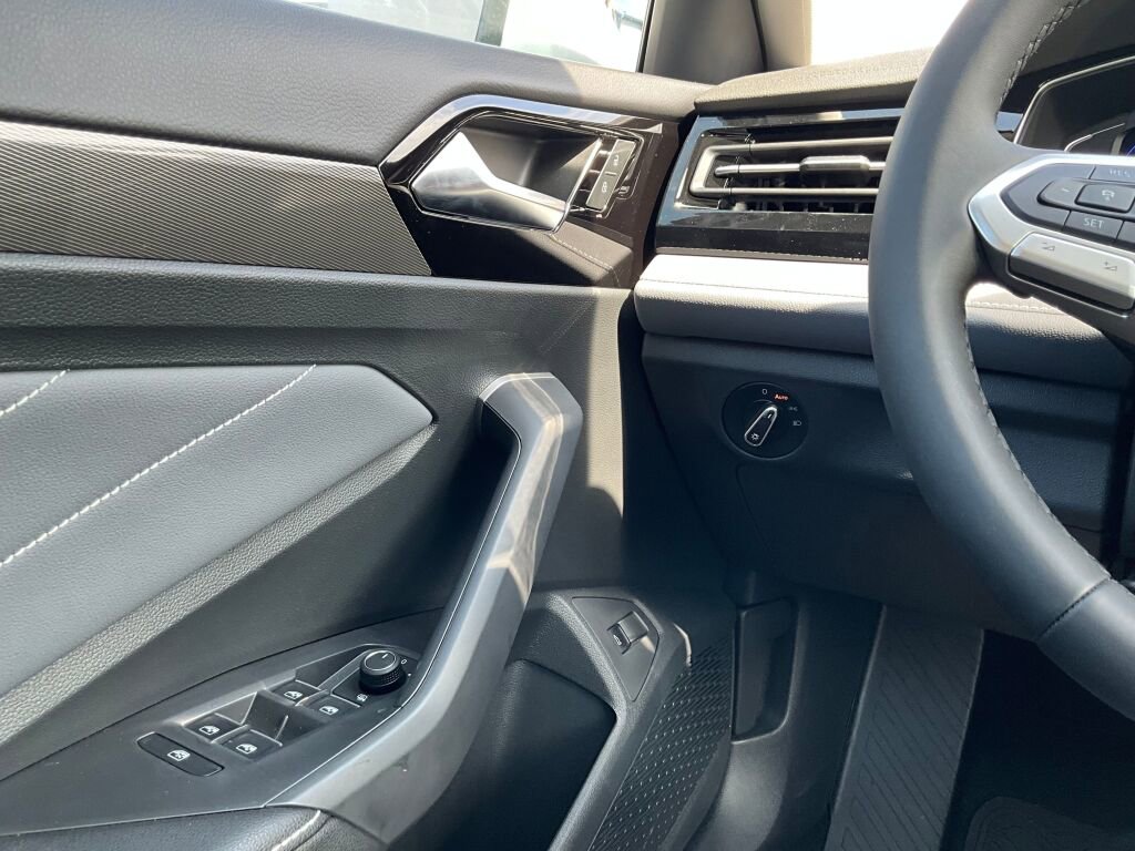 New 2025 Volkswagen Jetta SEL image 23