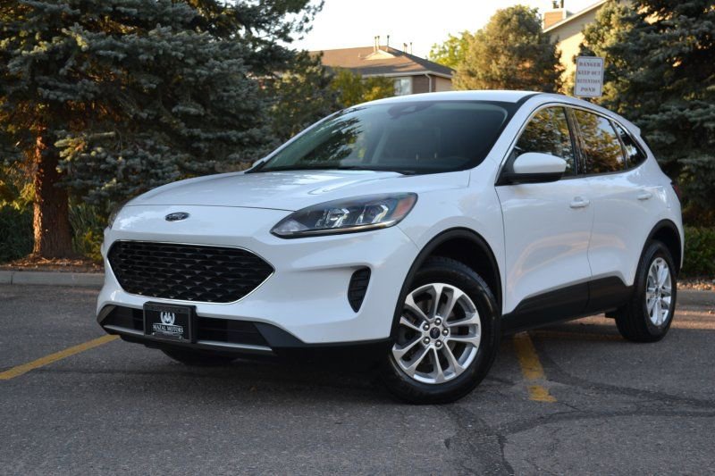 Used 2021 Ford Escape SE image 1