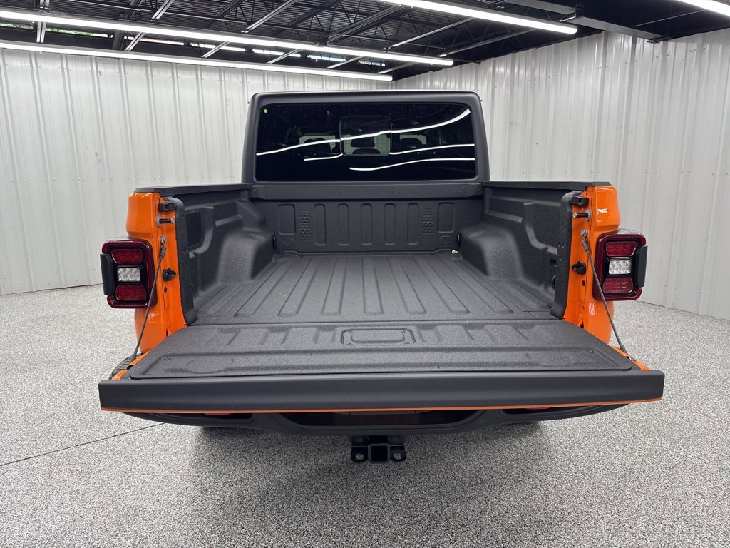 New 2025 Jeep Gladiator Rubicon w/ Convenience Group image 8
