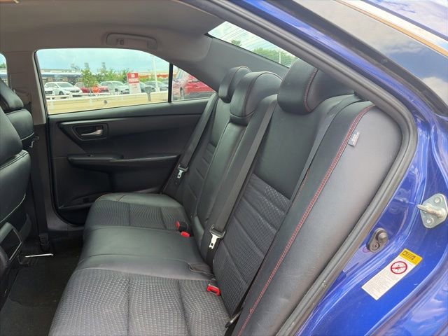 Used 2015 Toyota Camry SE FWD image 7