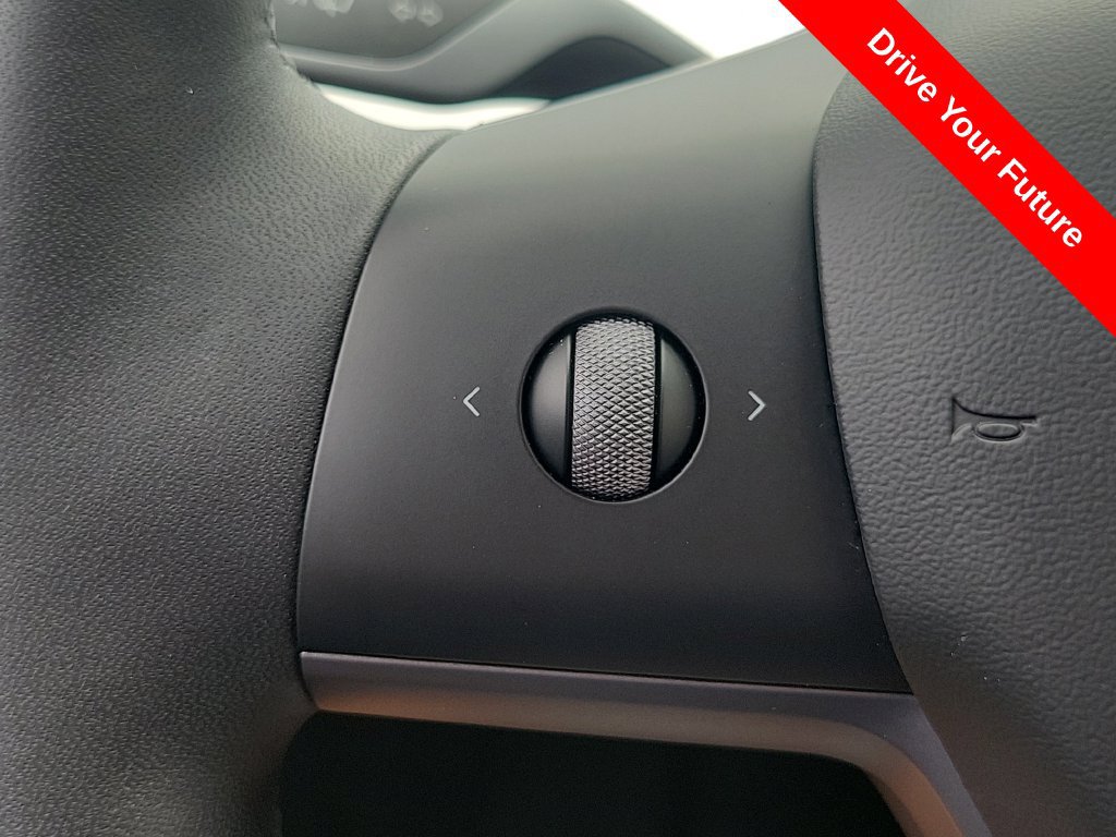 Used 2022 Tesla Model Y Long Range AWD/4WD image 5