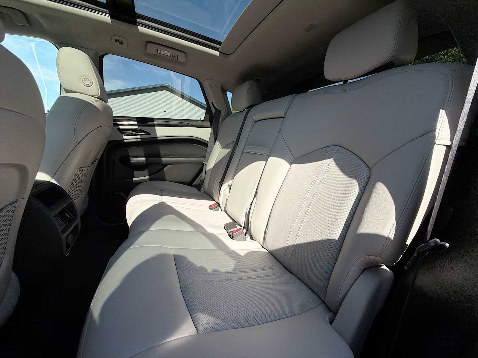 Used 2016 Cadillac SRX Luxury AWD/4WD image 17