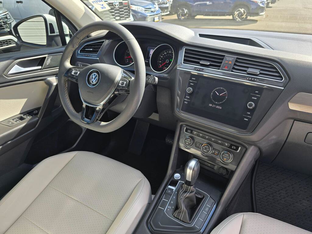 Used 2021 Volkswagen Tiguan SE FWD image 12