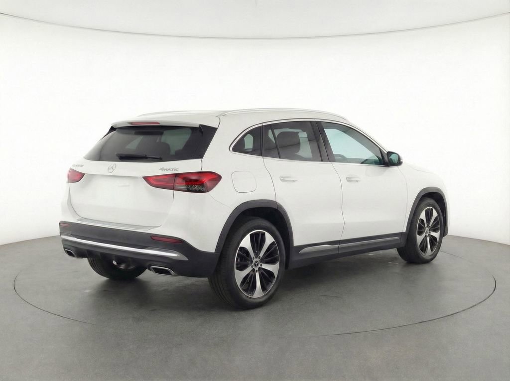 Used 2025 Mercedes-Benz GLA 250 4MATIC image 4