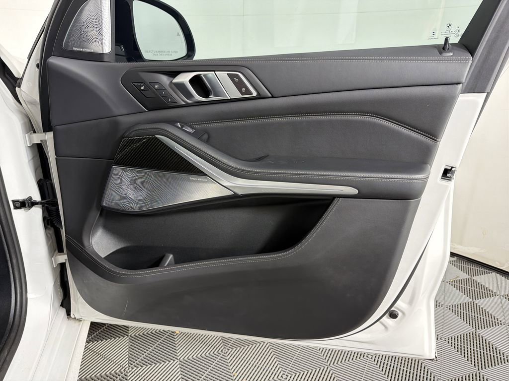 Used 2024 BMW X7 M60i w/ Executive Package image 12