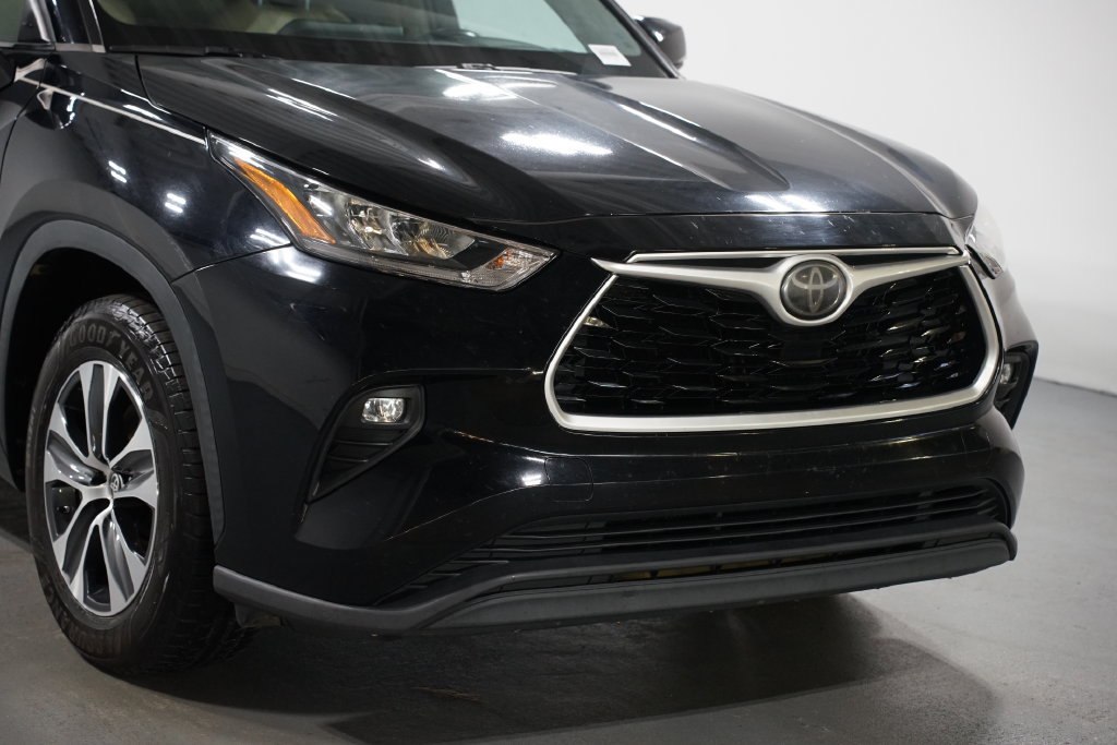 Used 2020 Toyota Highlander XLE FWD image 4