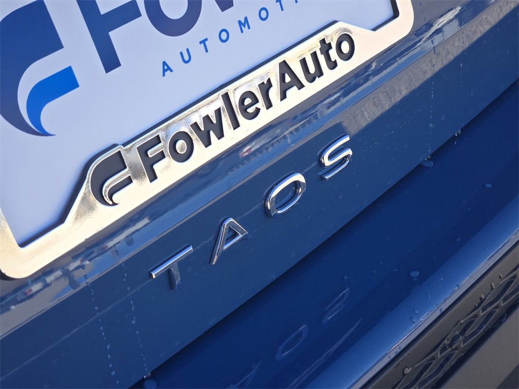 New 2026 Volkswagen Taos SEL image 8