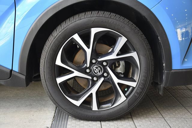 Used 2019 Toyota C-HR XLE FWD image 30