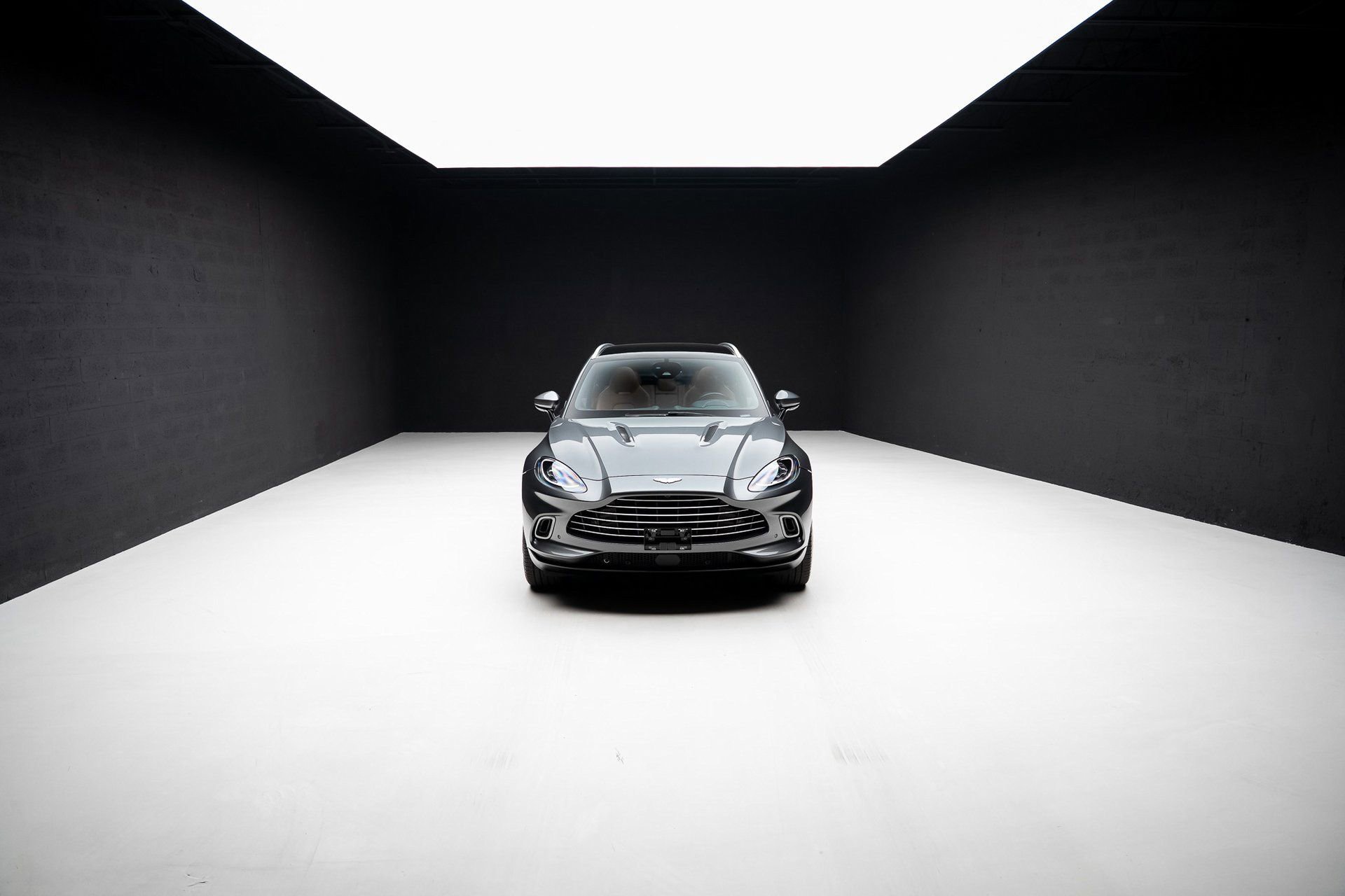 Used 2021 Aston Martin DBX image 81