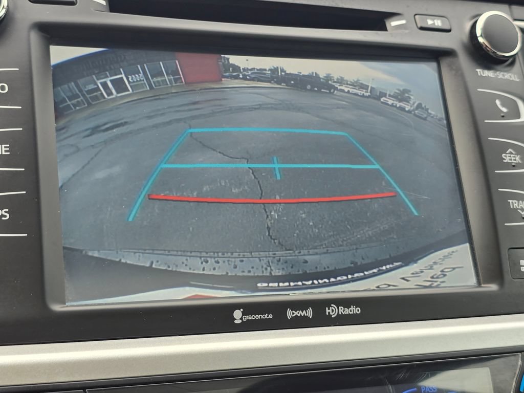 Used 2019 Toyota Highlander XLE FWD image 7