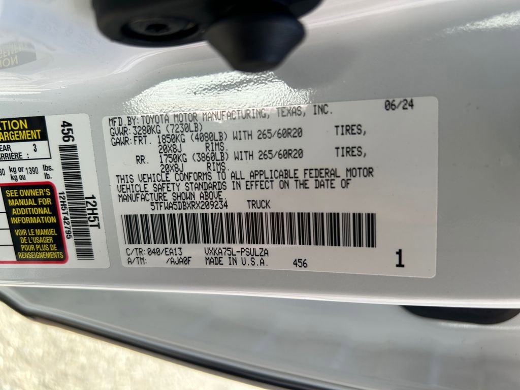 Used 2024 Toyota Tundra Limited image 34