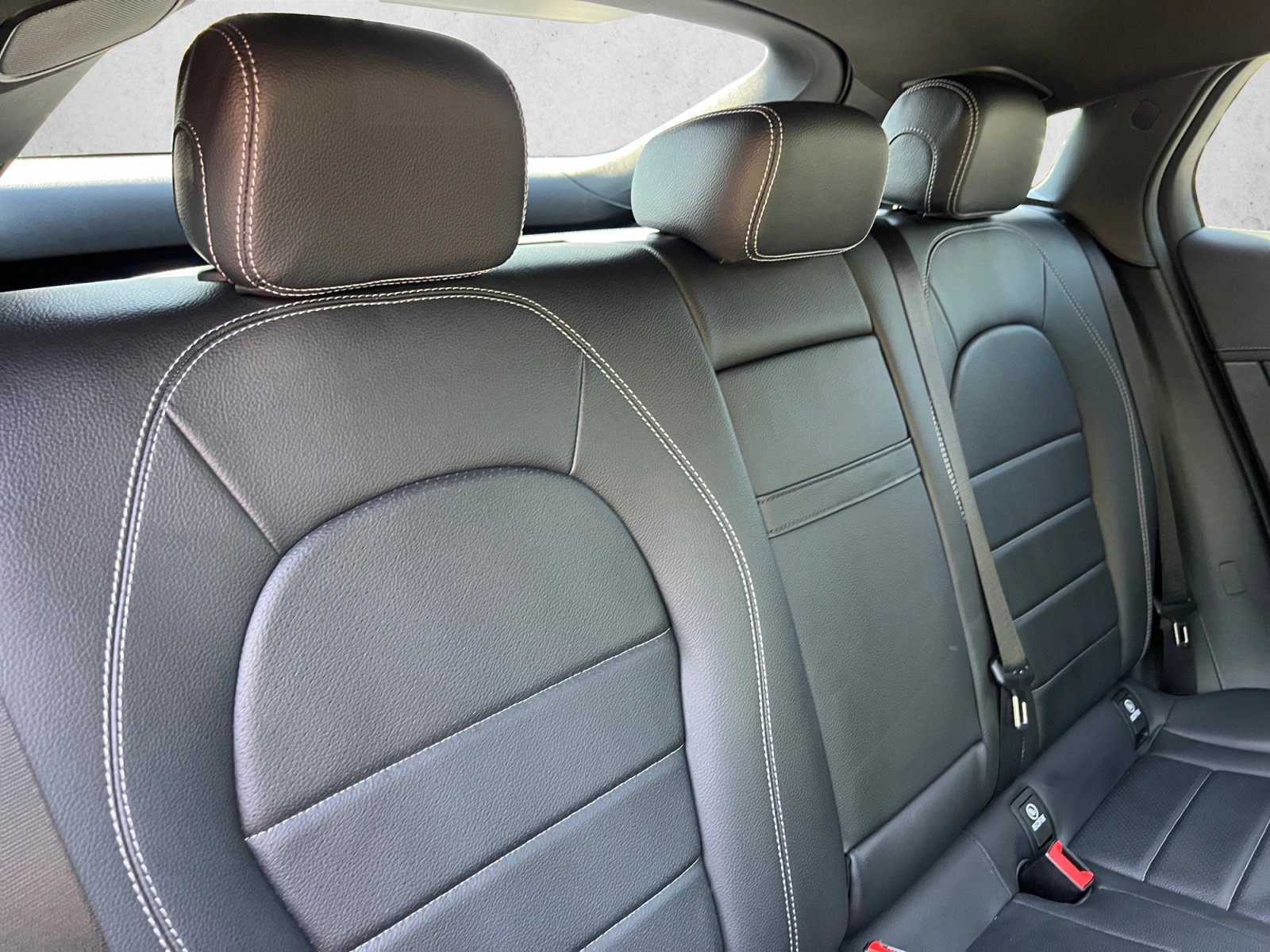Used 2023 Mercedes-Benz GLC 300 4MATIC Coupe image 24