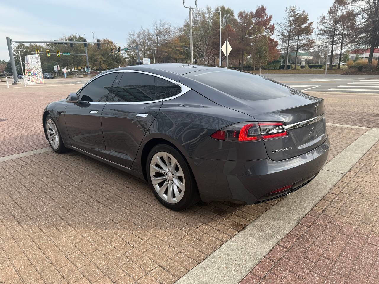 Used 2016 Tesla Model S 75 image 5