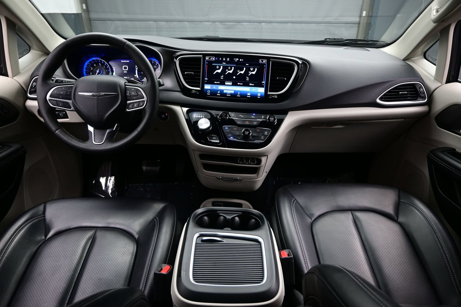 Used 2023 Chrysler Pacifica Touring-L FWD image 21