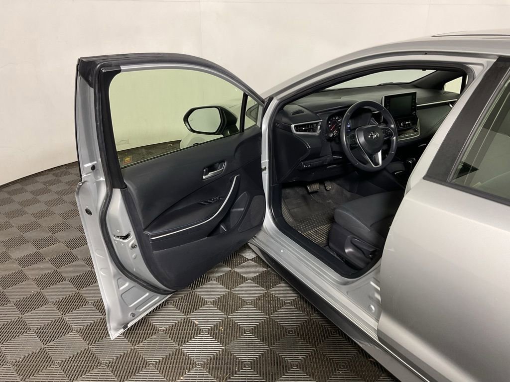 Used 2020 Toyota Corolla SE w/ SE Premium Package FWD image 20