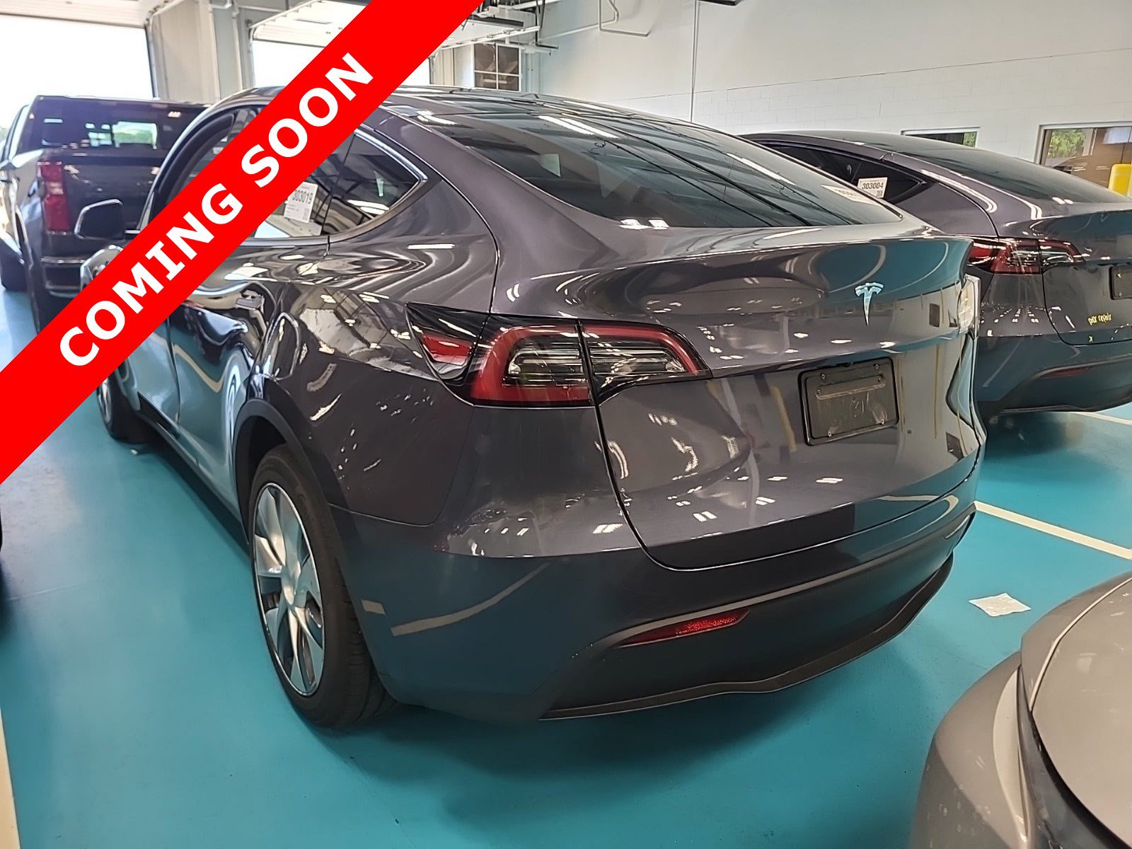 Used 2023 Tesla Model Y 2WD image 3