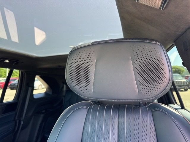 Used 2025 Cadillac Escalade IQ Luxury 2 w/ LPO, Premium Carpet Package AWD/4WD image 24