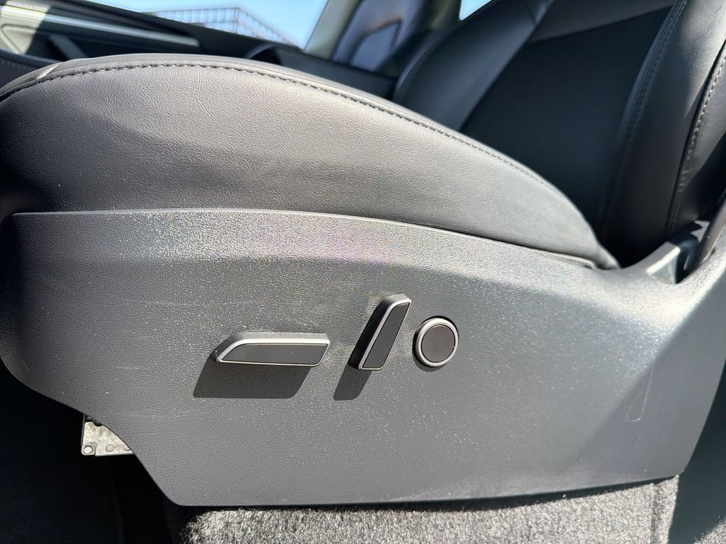 Used 2023 Tesla Model Y Long Range AWD/4WD image 14