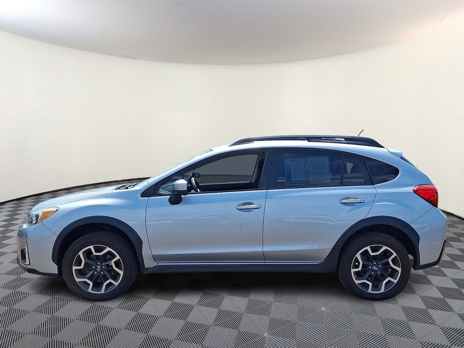 Used 2016 Subaru Crosstrek 2.0i Premium AWD/4WD image 4