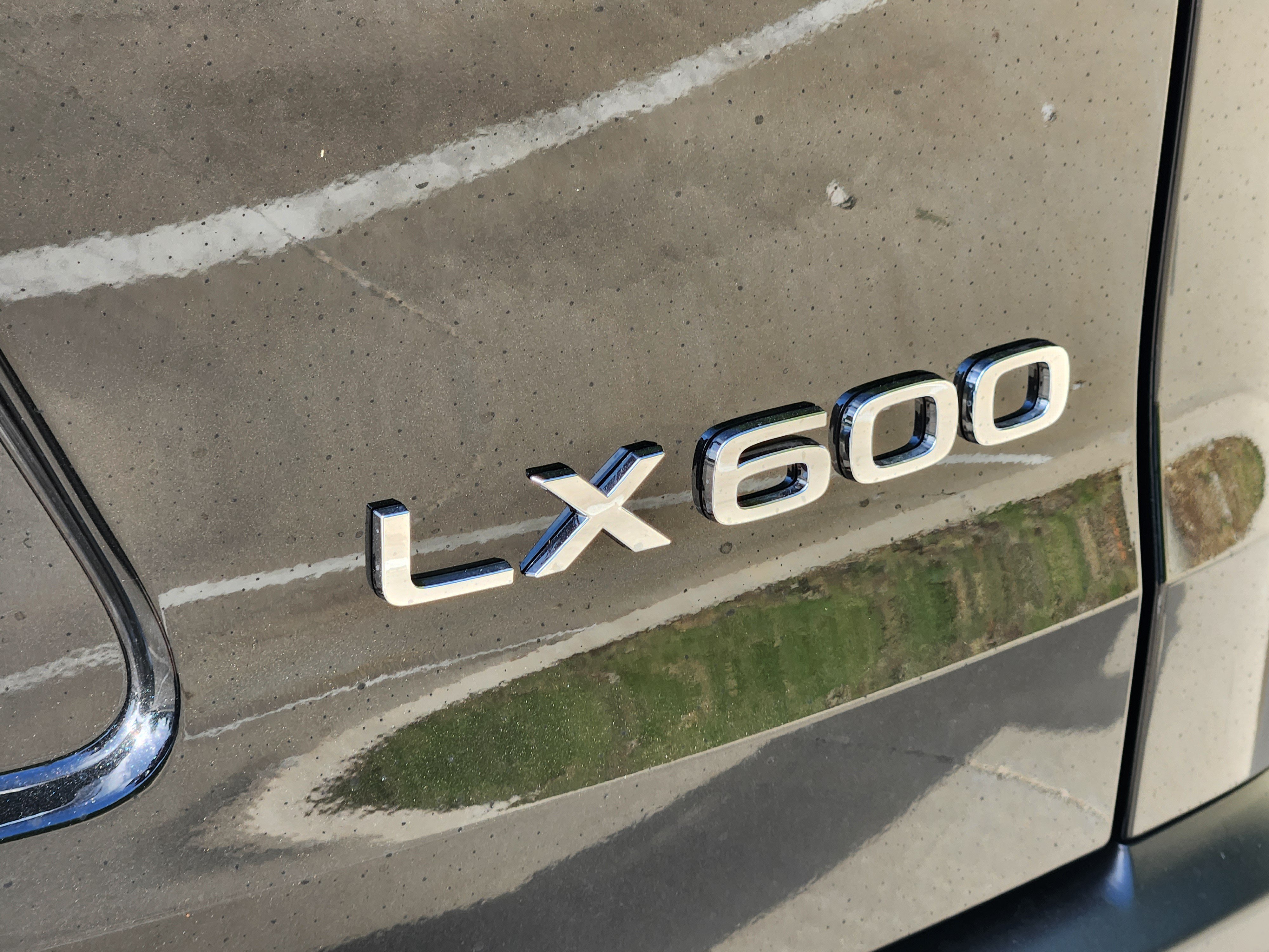 New 2026 Lexus LX 600 4WD w/ Premium Package image 26
