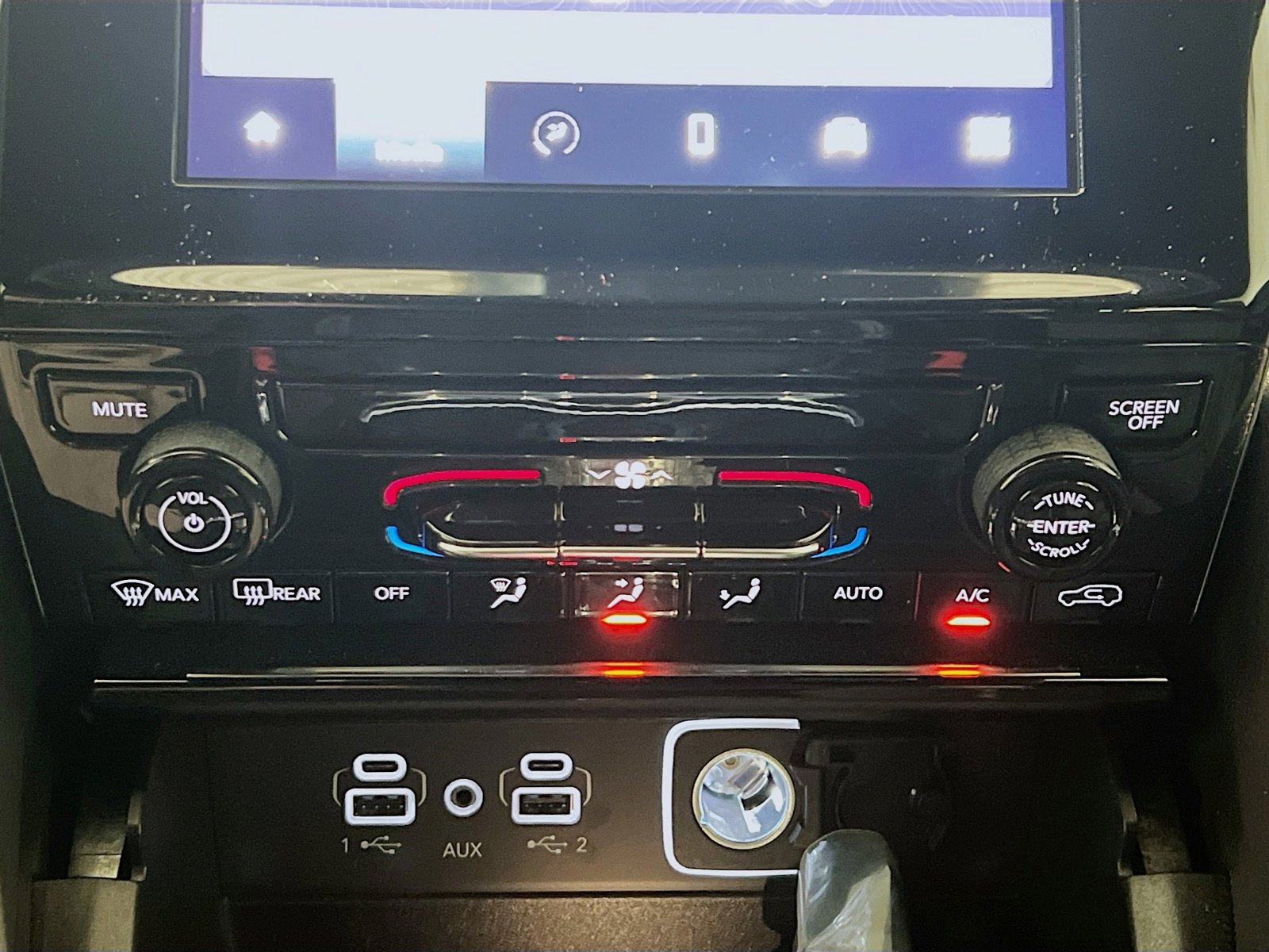 Used 2025 Jeep Grand Cherokee Laredo X RWD image 11