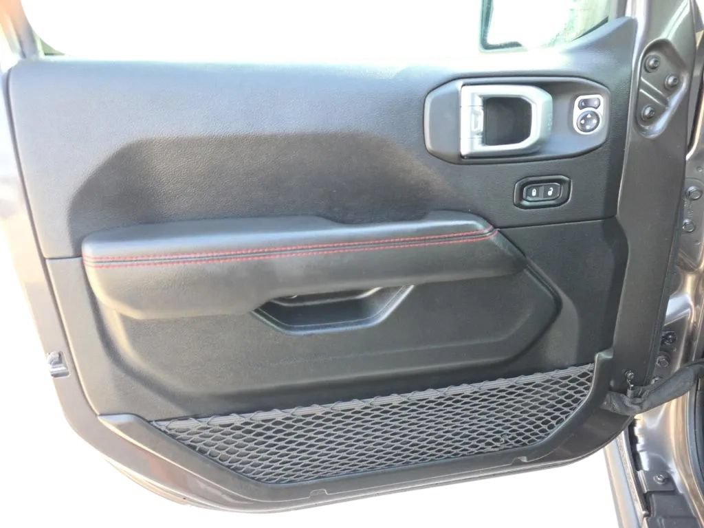 Used 2021 Jeep Wrangler Unlimited Rubicon w/ LED Lighting Group AWD/4WD image 12