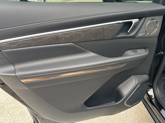 Used 2025 Buick Enclave Avenir AWD/4WD image 61