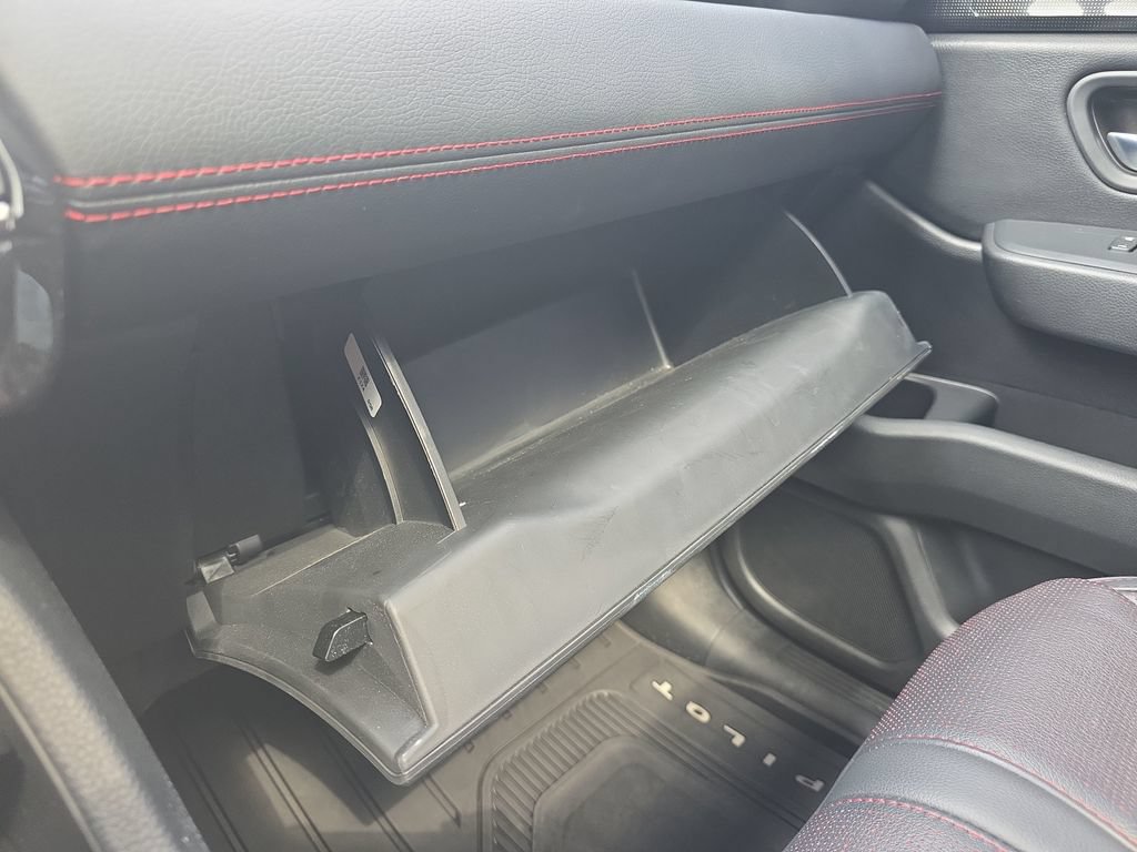 Used 2025 Honda Pilot Black Edition image 36