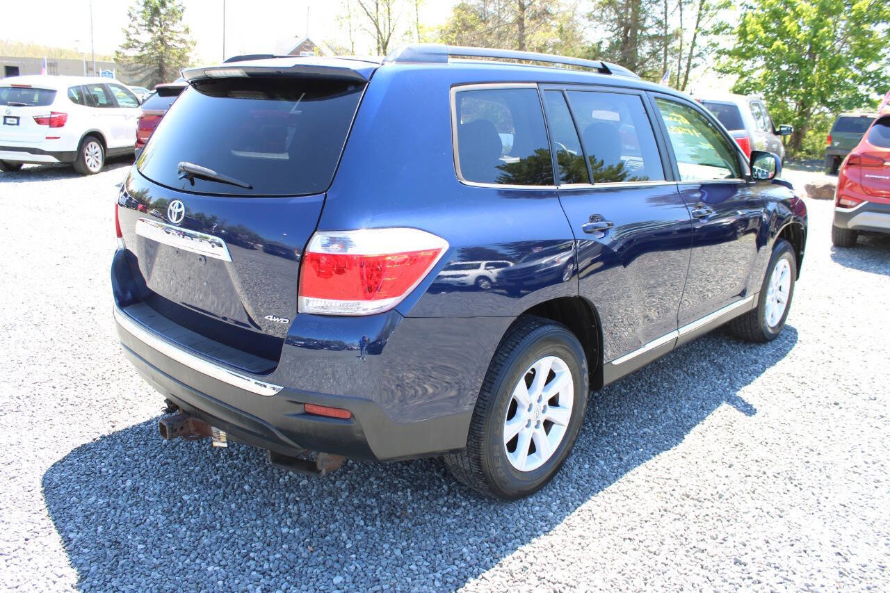 Used 2013 Toyota Highlander Plus AWD/4WD image 7