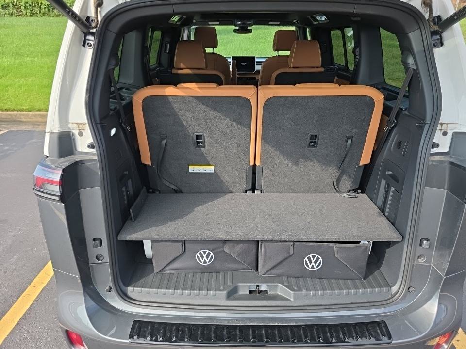 Used 2025 Volkswagen ID. Buzz Pro S Plus RWD image 4