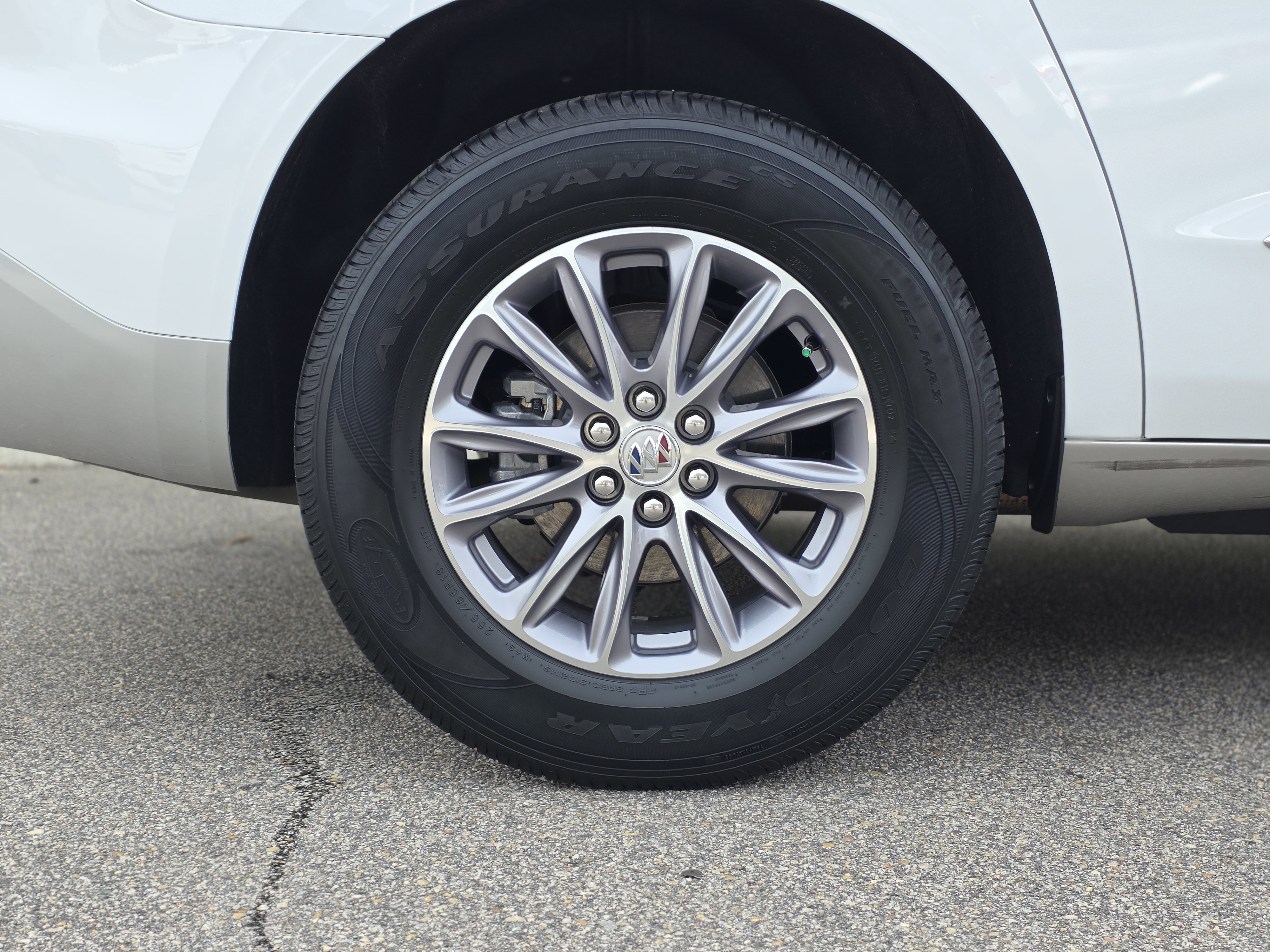 Used 2023 Buick Enclave Essence image 47