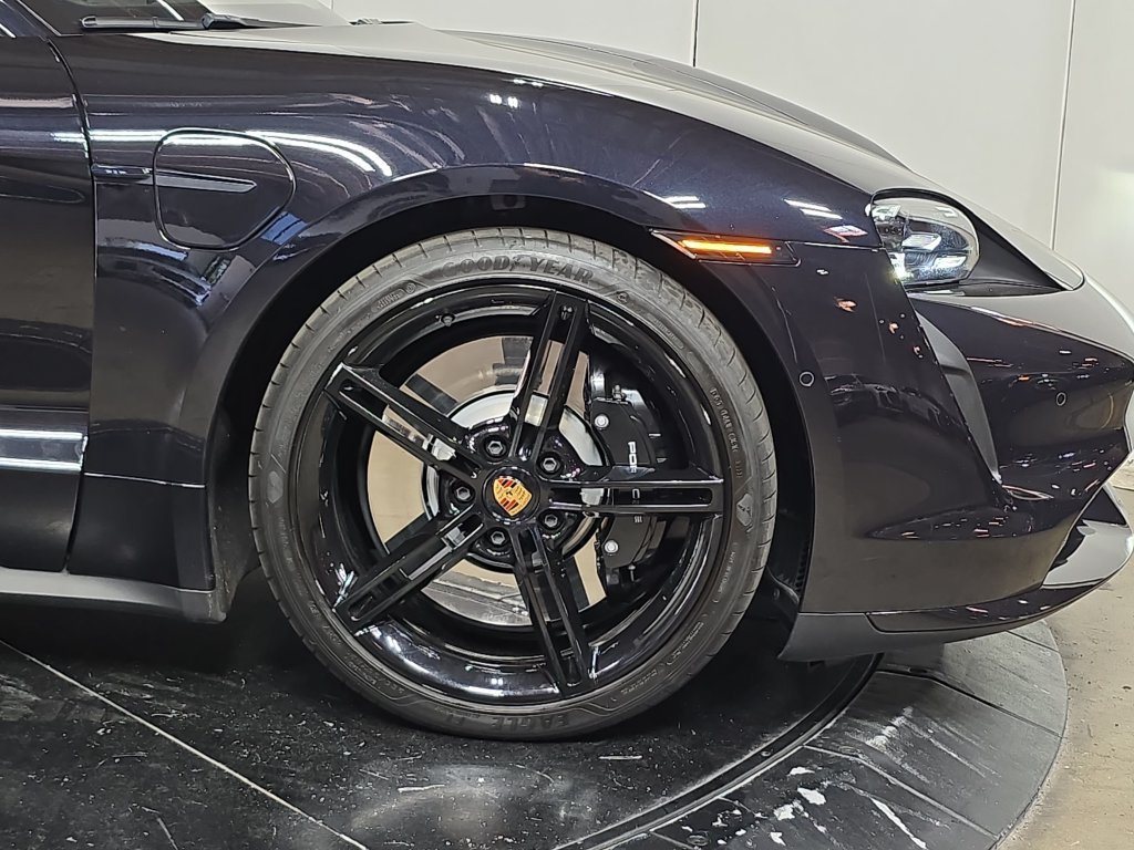 Used 2024 Porsche Taycan Turbo AWD/4WD image 11