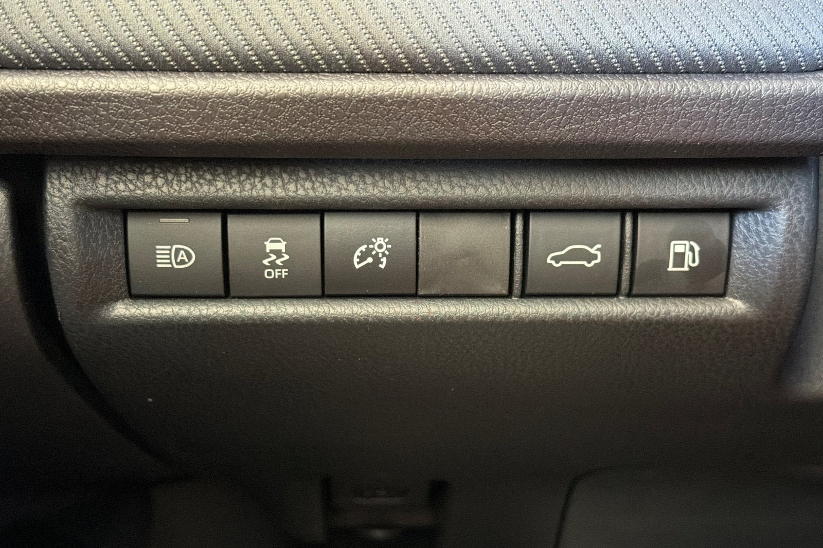 New 2026 Toyota Camry SE w/ Multimedia Upgrade Package FWD image 28