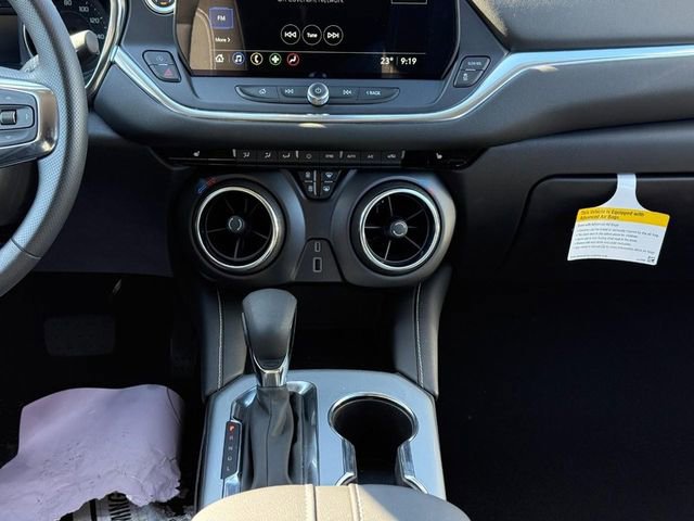 Used 2025 Chevrolet Blazer LT image 15