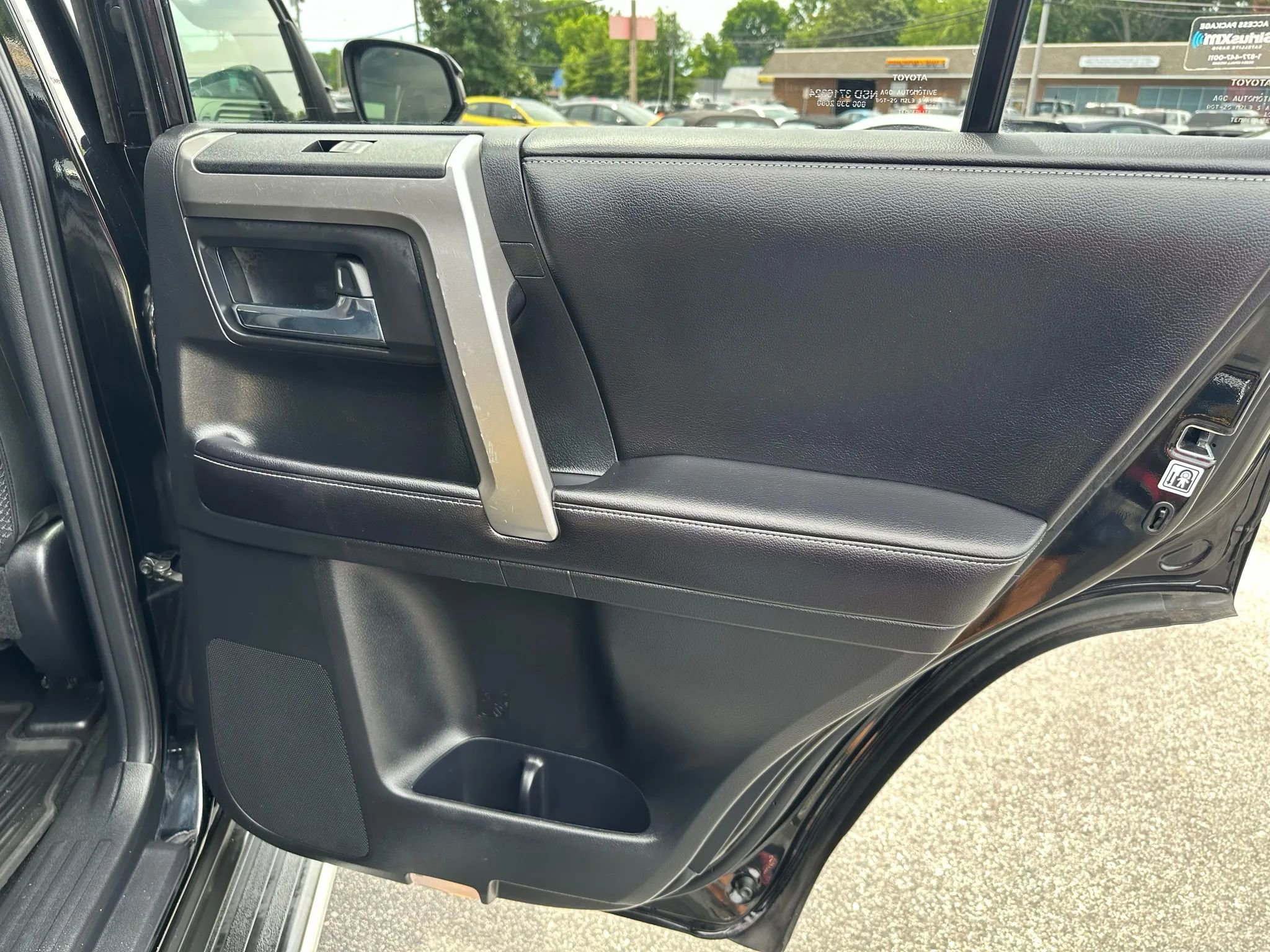 Used 2016 Toyota 4Runner SR5 image 16