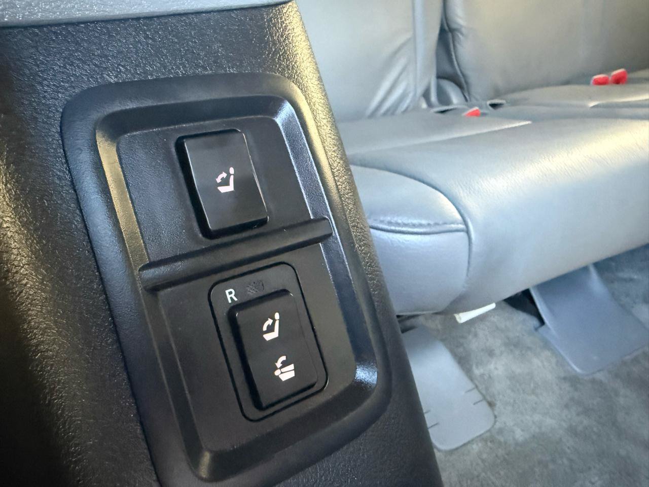 Used 2010 Toyota Sequoia Limited AWD/4WD image 34