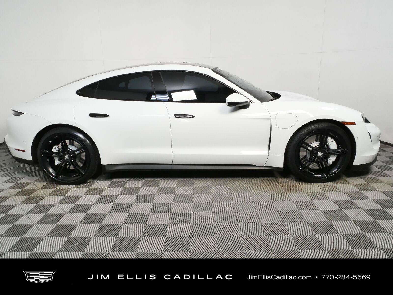 Used 2022 Porsche Taycan 4S AWD/4WD image 2
