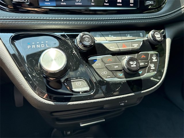 New 2026 Chrysler Pacifica Select image 21