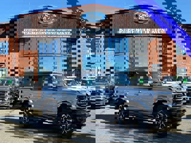 New 2024 Ford Bronco Outer Banks image 8