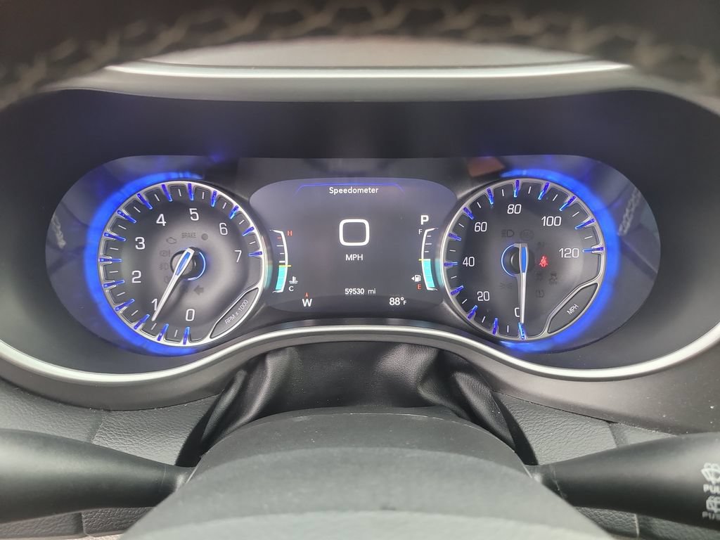 Certified 2023 Chrysler Pacifica Touring-L FWD image 34