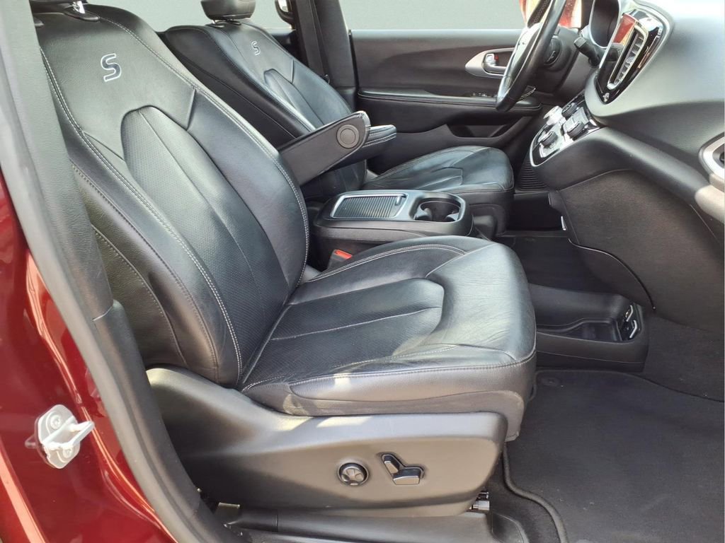 Used 2020 Chrysler Pacifica Touring-L Plus w/ Advanced Safetytec Group image 15