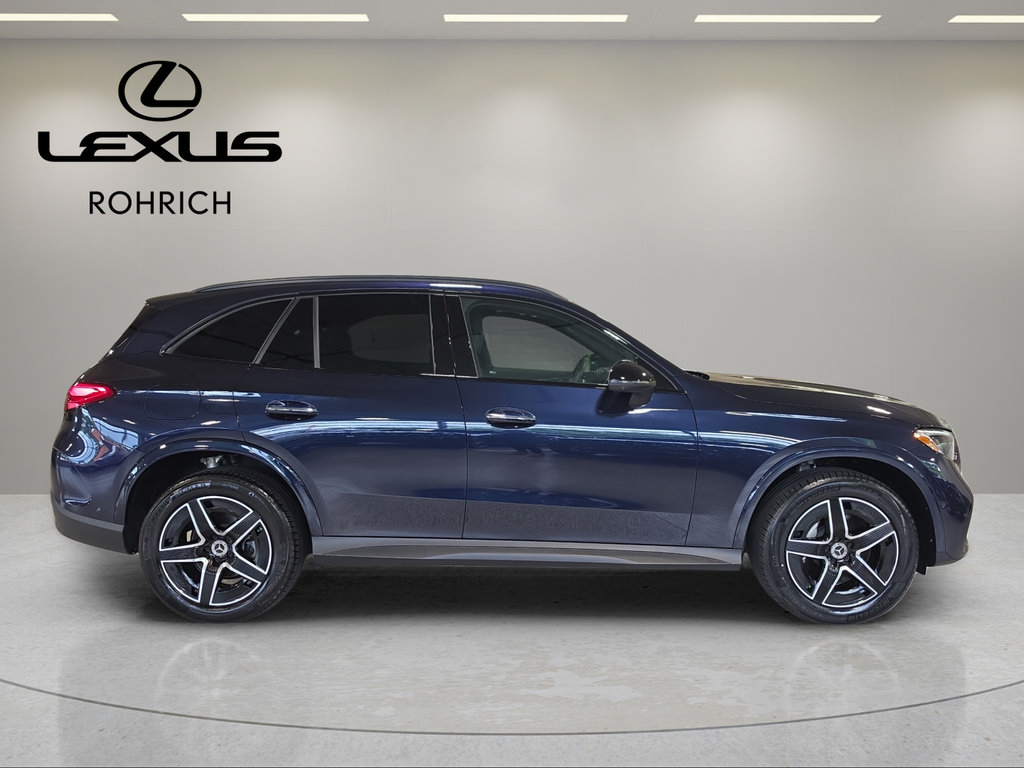 Used 2024 Mercedes-Benz GLC 300 4MATIC image 5