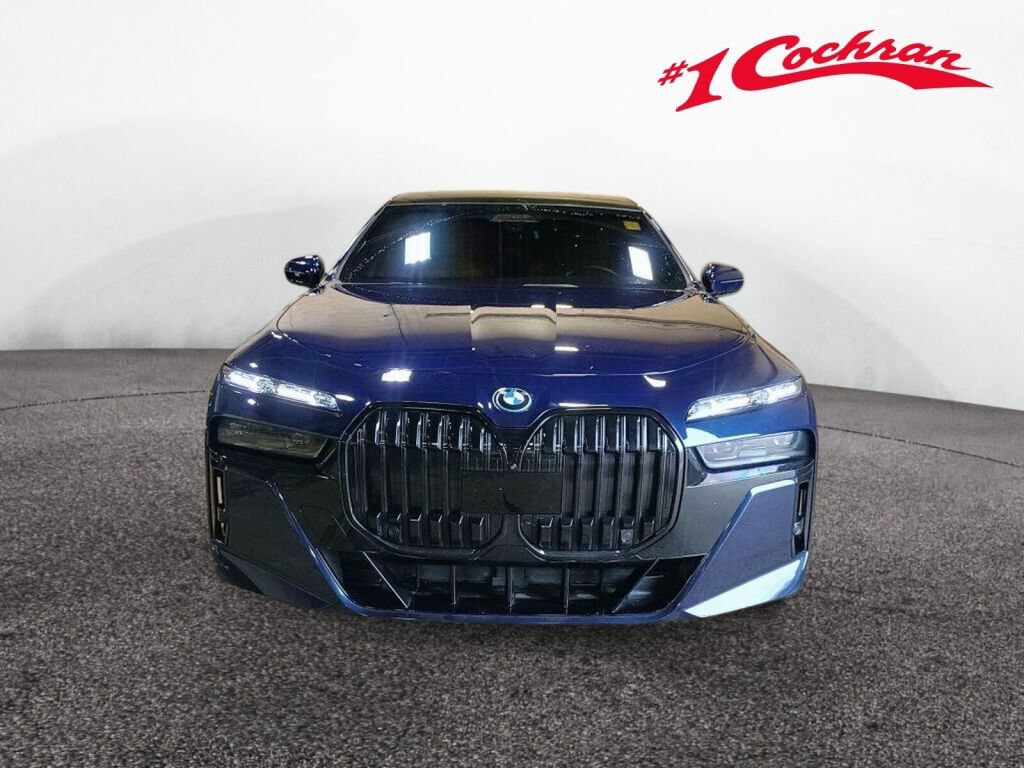 Used 2023 BMW i7 xDrive60 AWD/4WD image 27