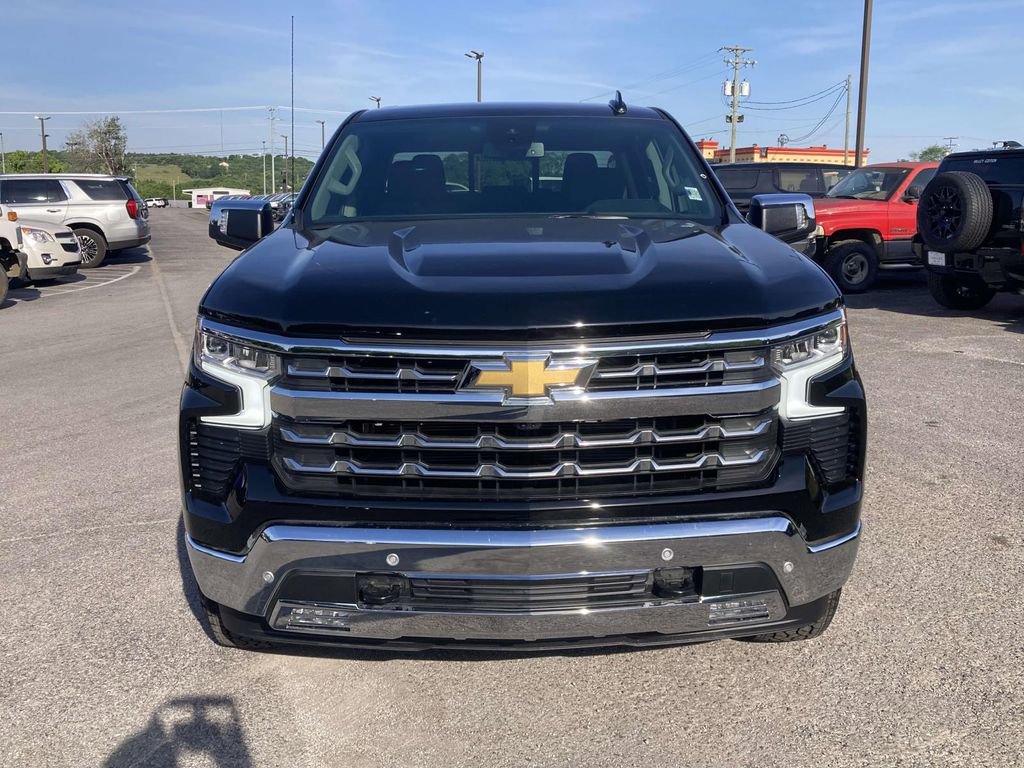 New 2026 Chevrolet Silverado 1500 LTZ w/ Z71 Off-Road Package AWD/4WD image 9