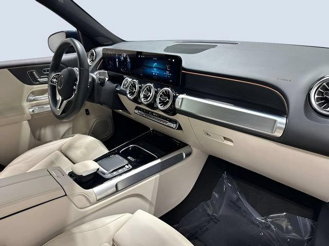 Used 2023 Mercedes-Benz GLB 250 4MATIC image 11